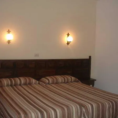 Pensión Santa Ana *